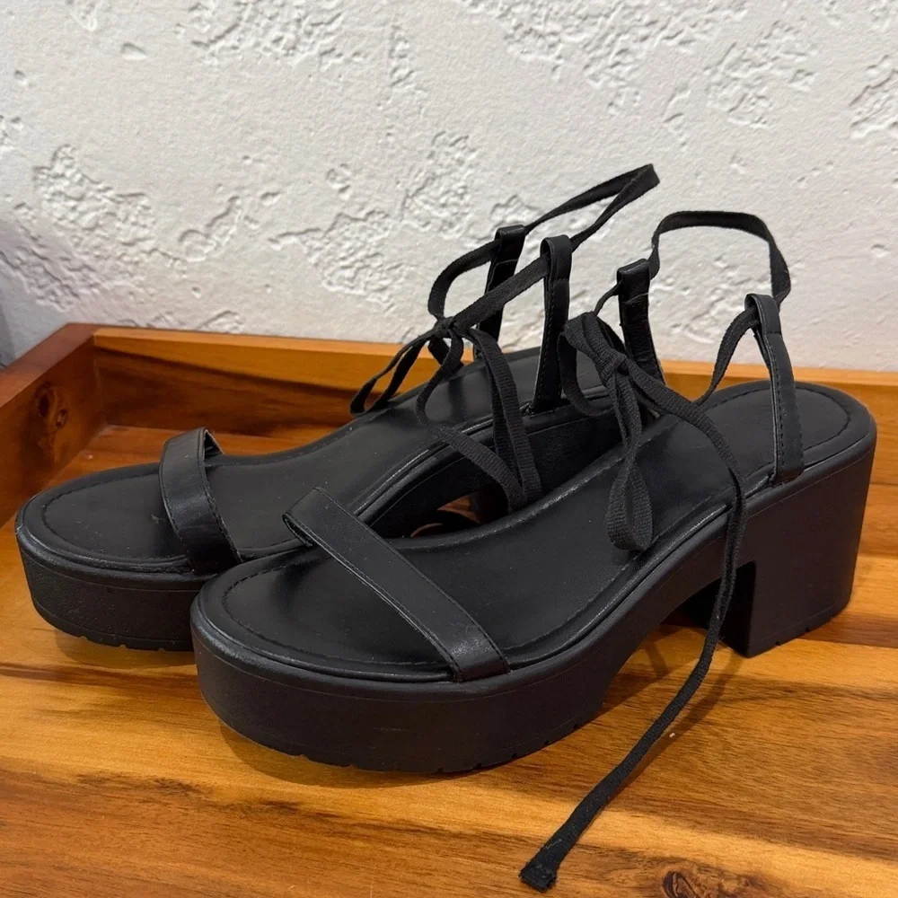 Urban Outfitters Y2K Style Ankle Tie Black Platform Sandals